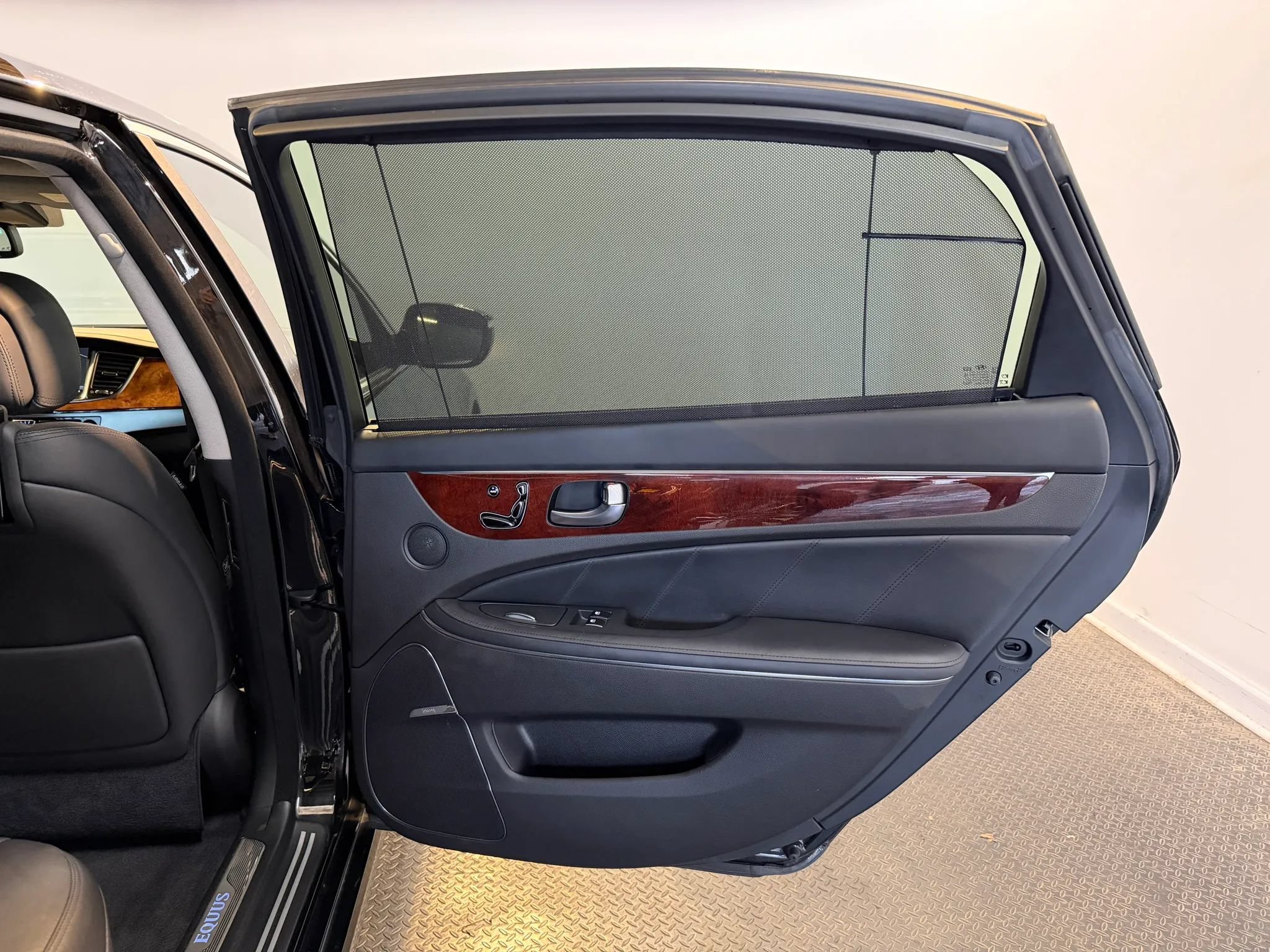 Used 2016 Hyundai Equus Ultimate RWD image 34