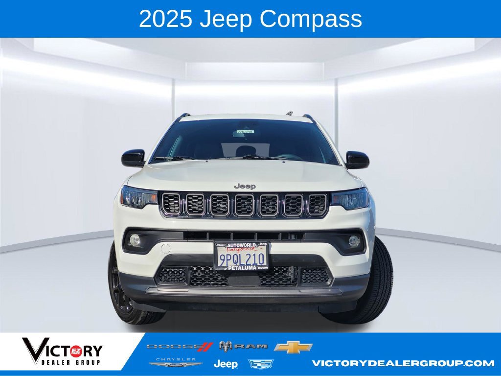 Used 2025 Jeep Compass Latitude w/ Altitude Special Edition AWD/4WD image 2