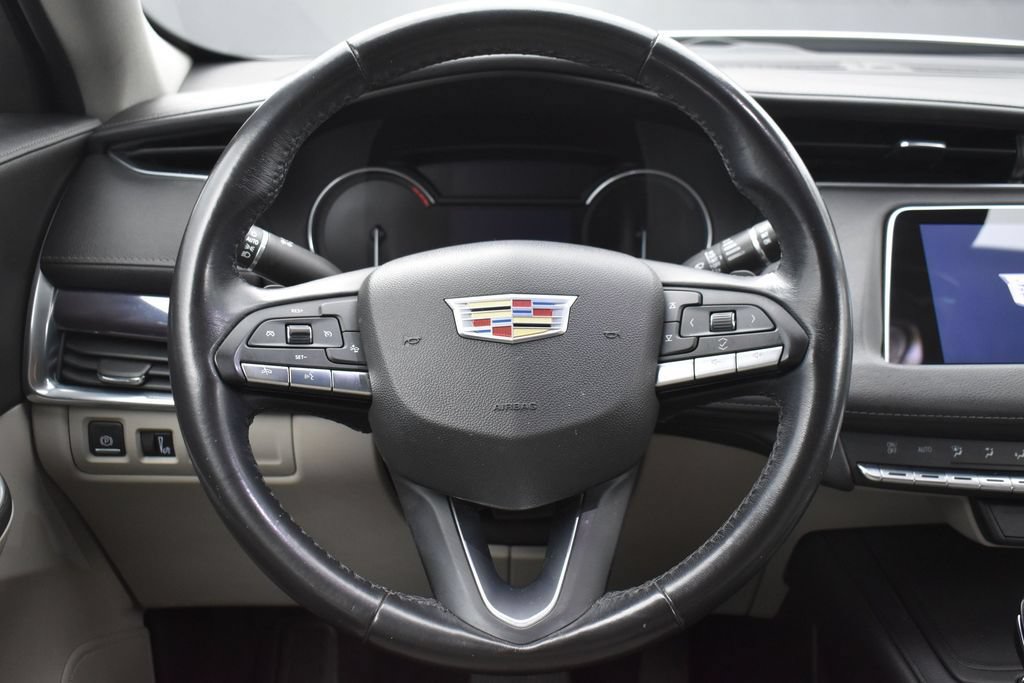 Used 2021 Cadillac XT4 Luxury w/ Driver Awareness Package FWD image 14