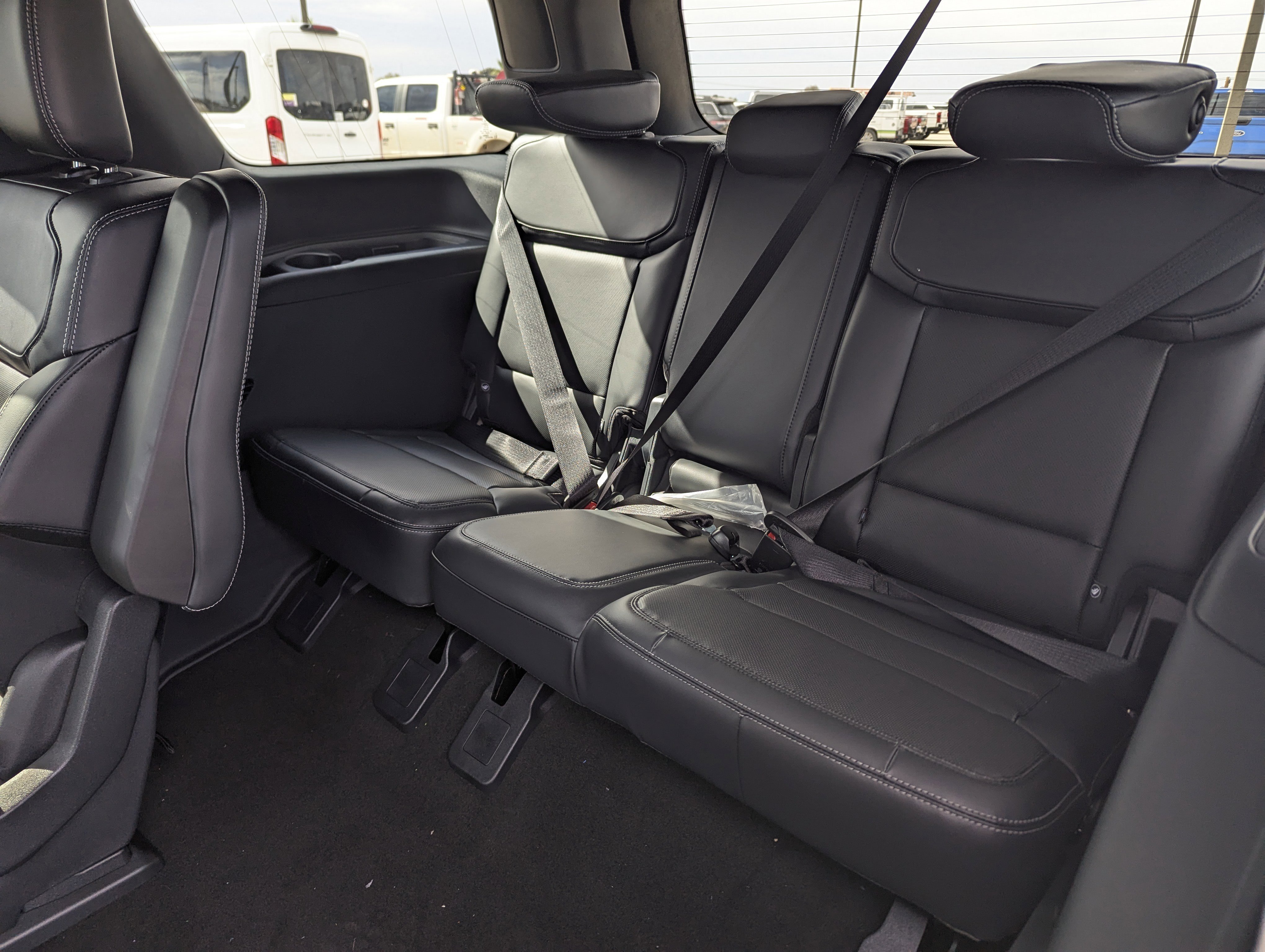 New 2026 Ford Expedition Platinum w/ Stealth Performance Package image 9