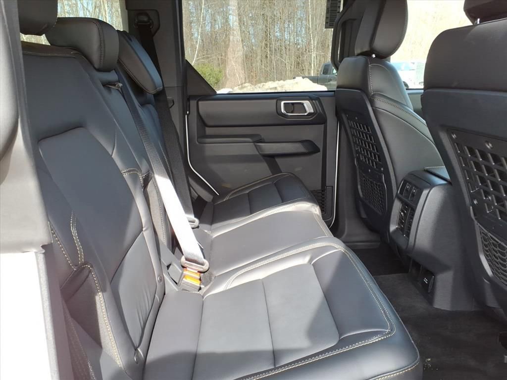 New 2026 Ford Bronco Badlands image 9