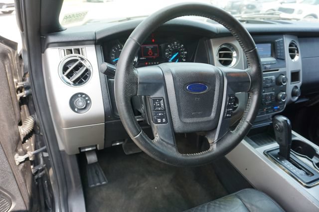 Used 2017 Ford Expedition EL XLT w/ Equipment Group 201A RWD image 9