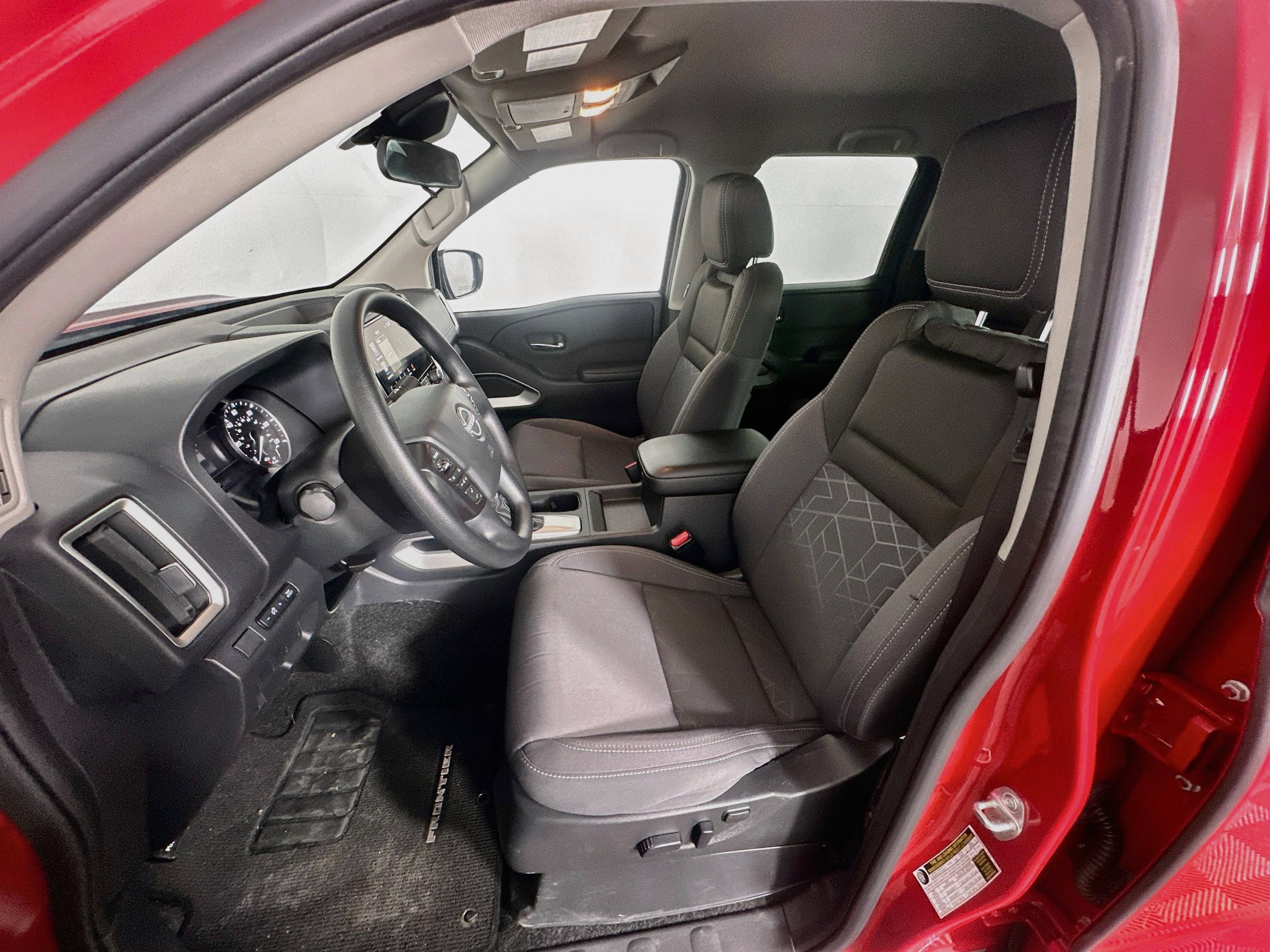 Used 2026 Nissan Frontier SV RWD image 13