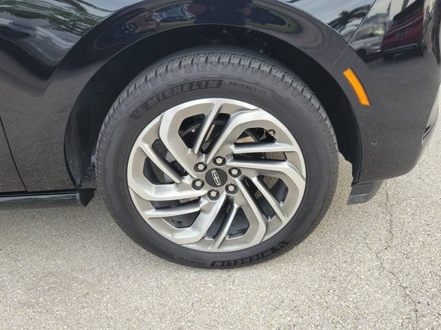 Certified 2025 Lincoln Navigator Reserve AWD/4WD image 13
