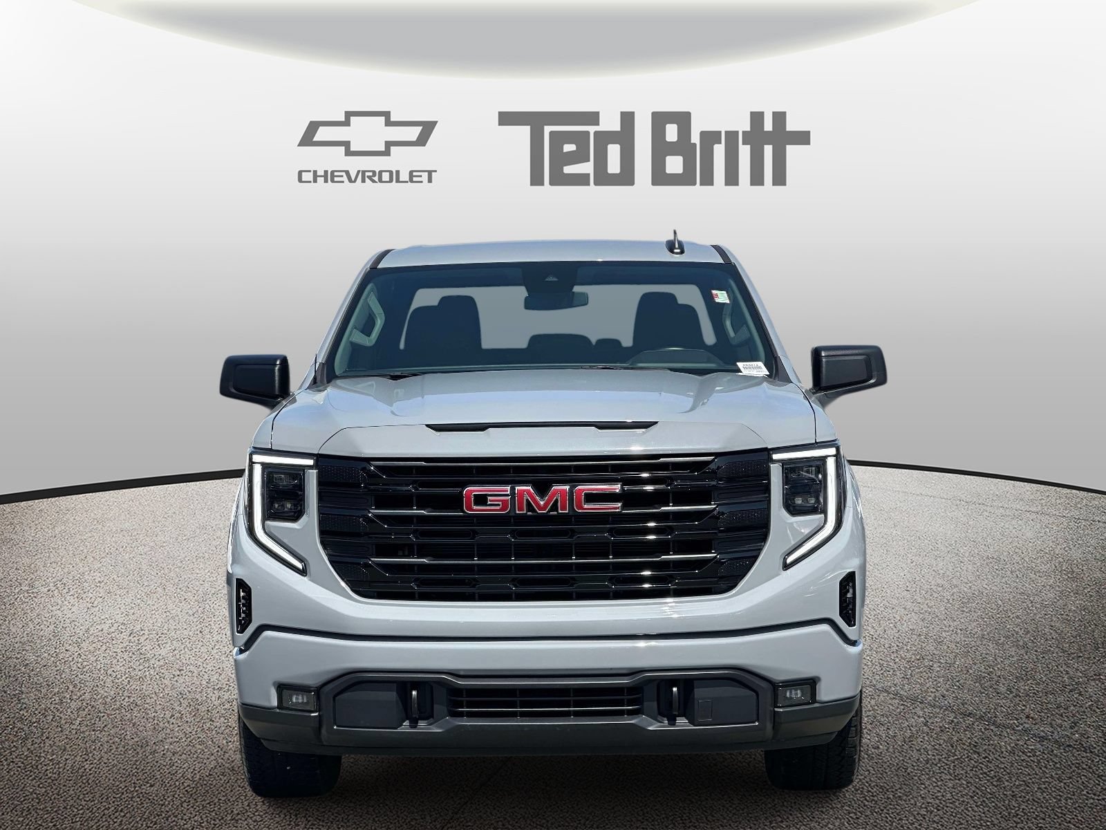 Used 2024 GMC Sierra 1500 Elevation AWD/4WD image 2