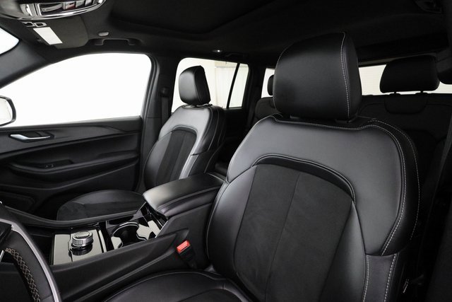 Used 2023 Jeep Grand Cherokee Altitude image 12