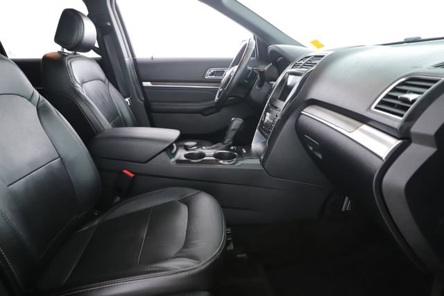 Used 2017 Ford Explorer Limited w/ Equipment Group 301A AWD/4WD image 37