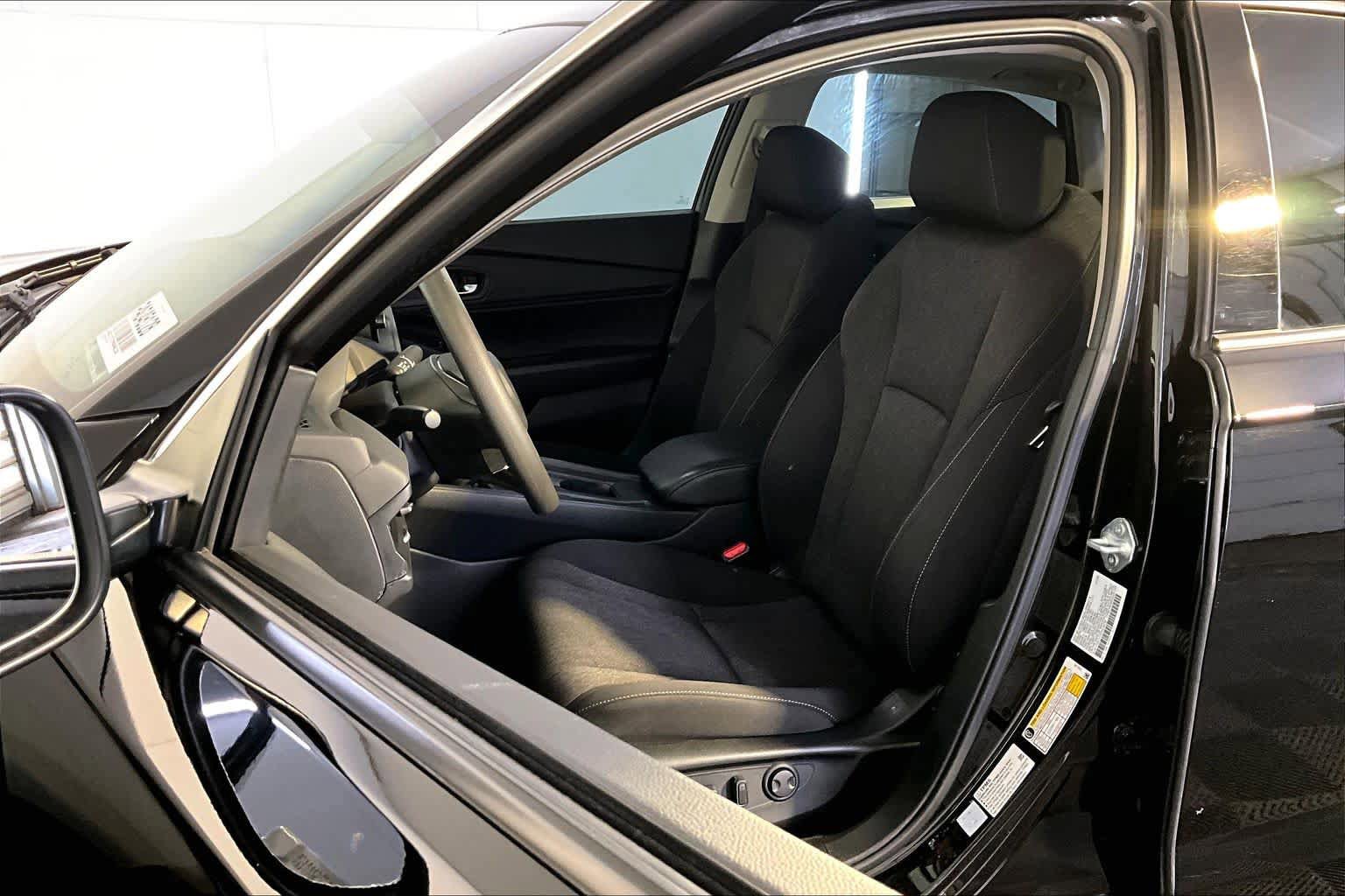 Used 2023 Honda Accord EX image 9