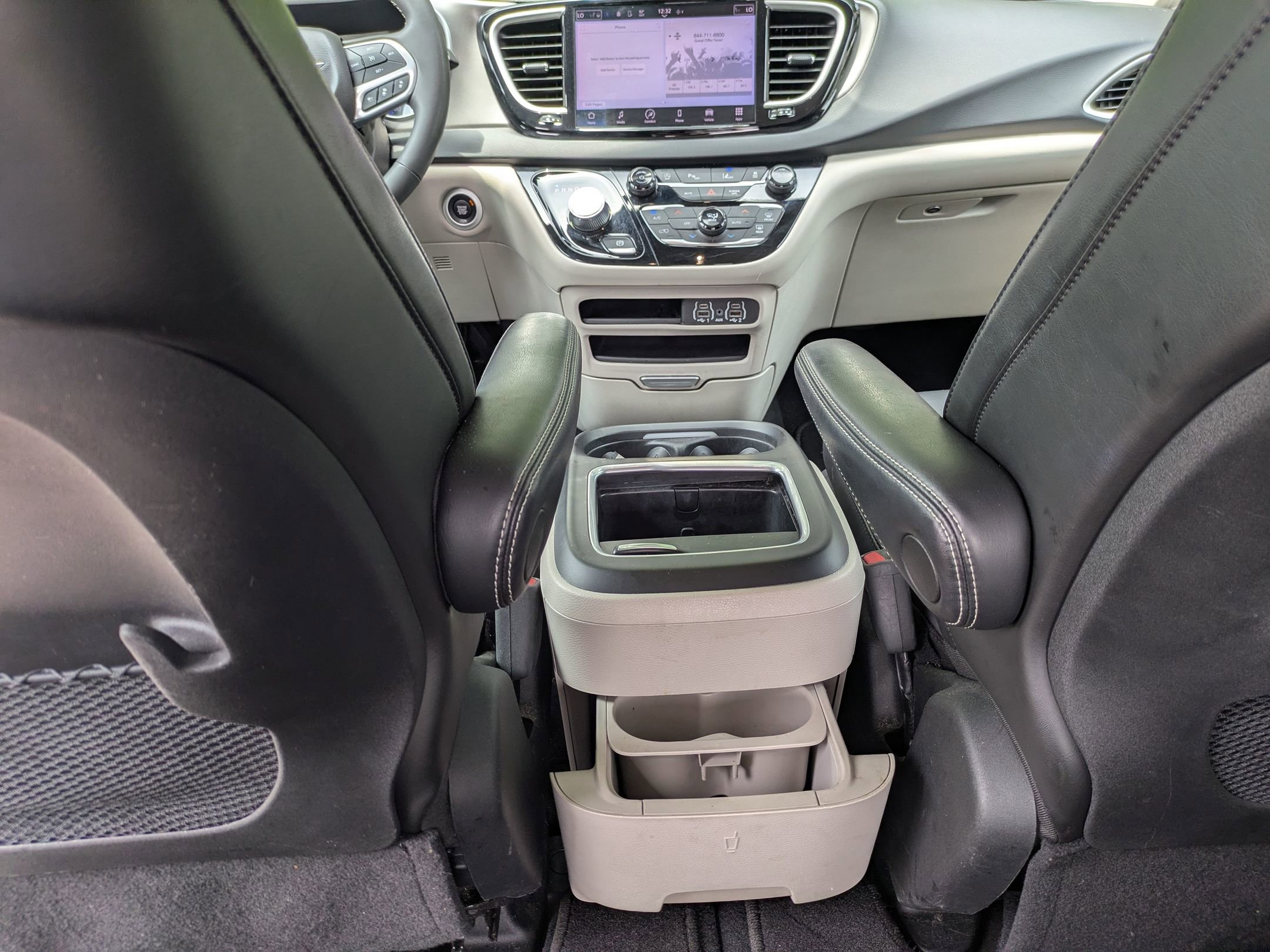 Used 2024 Chrysler Pacifica Touring-L FWD image 24