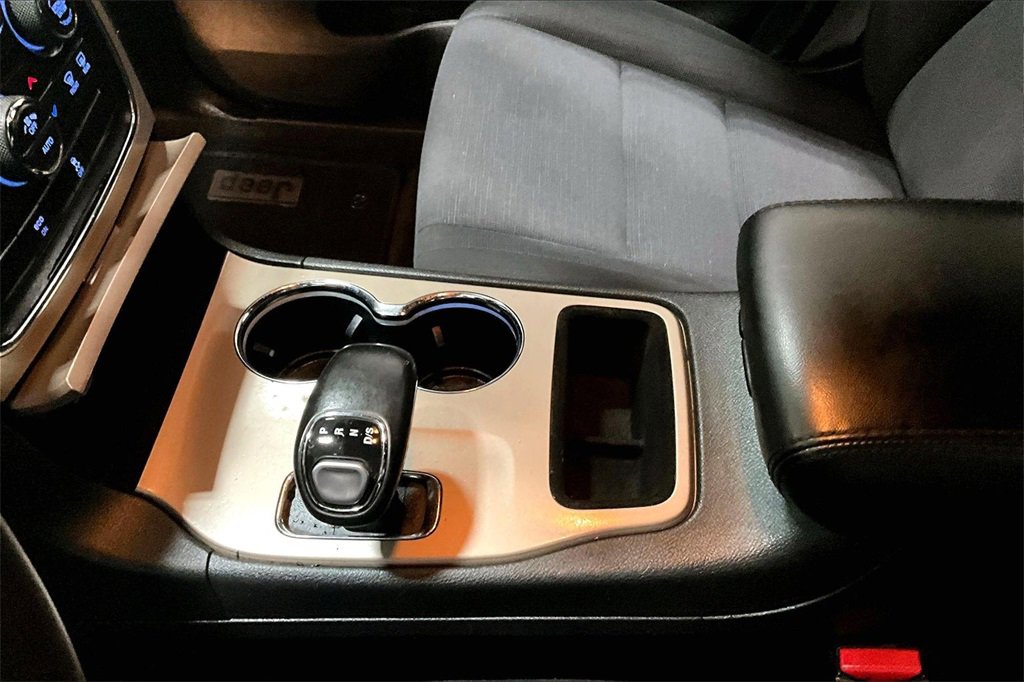 Used 2015 Jeep Grand Cherokee Laredo image 17