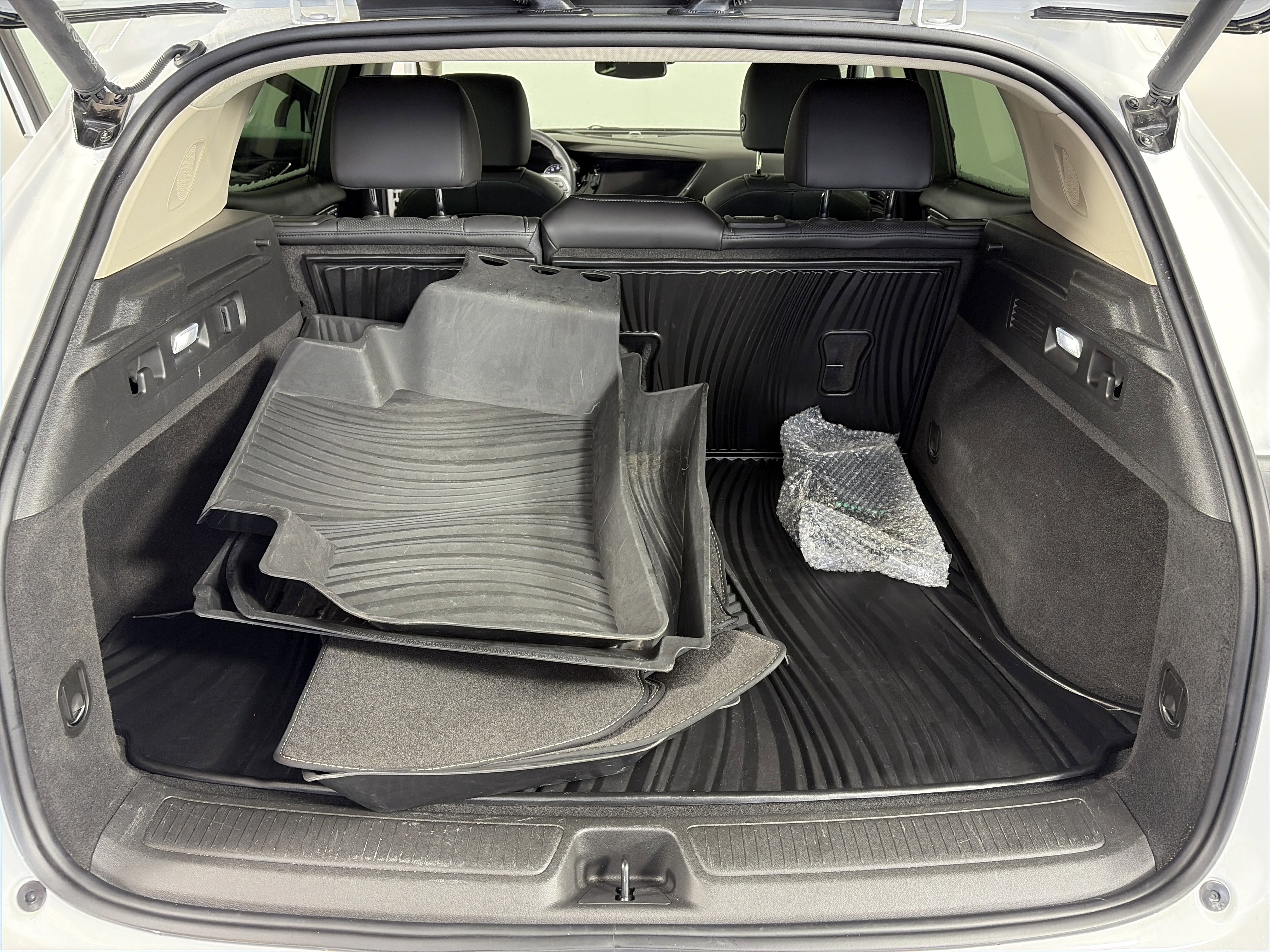 Used 2023 Buick Envision Essence image 14