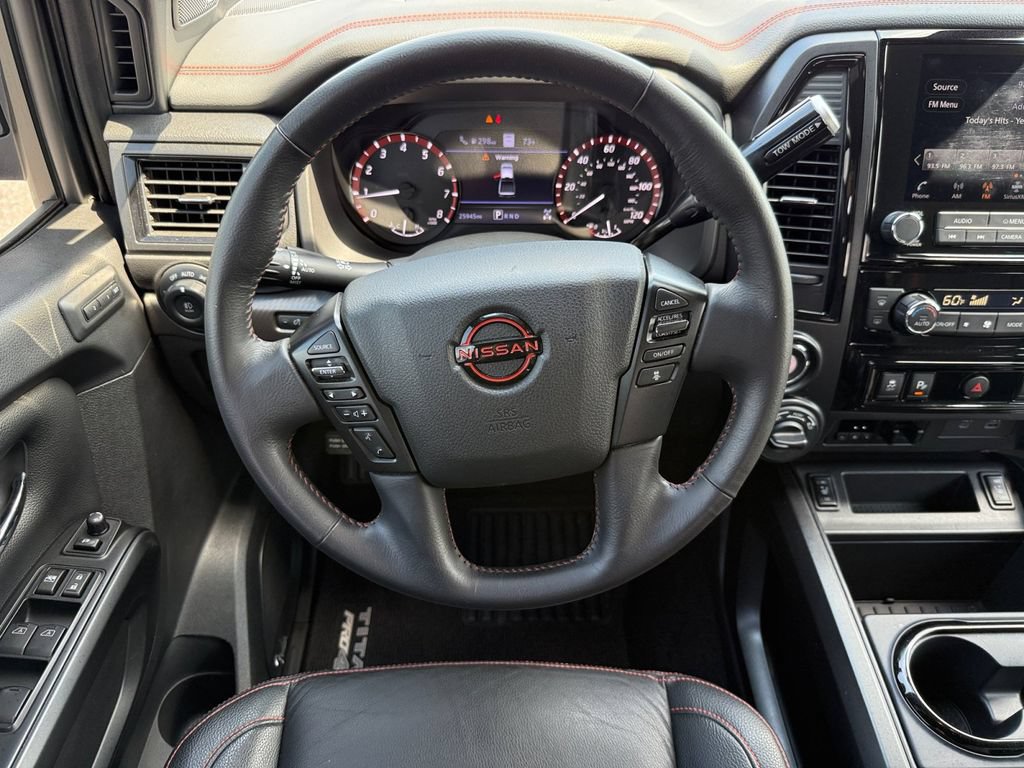 Used 2023 Nissan Titan PRO-4X w/ Pro-4x Convenience Package AWD/4WD image 14