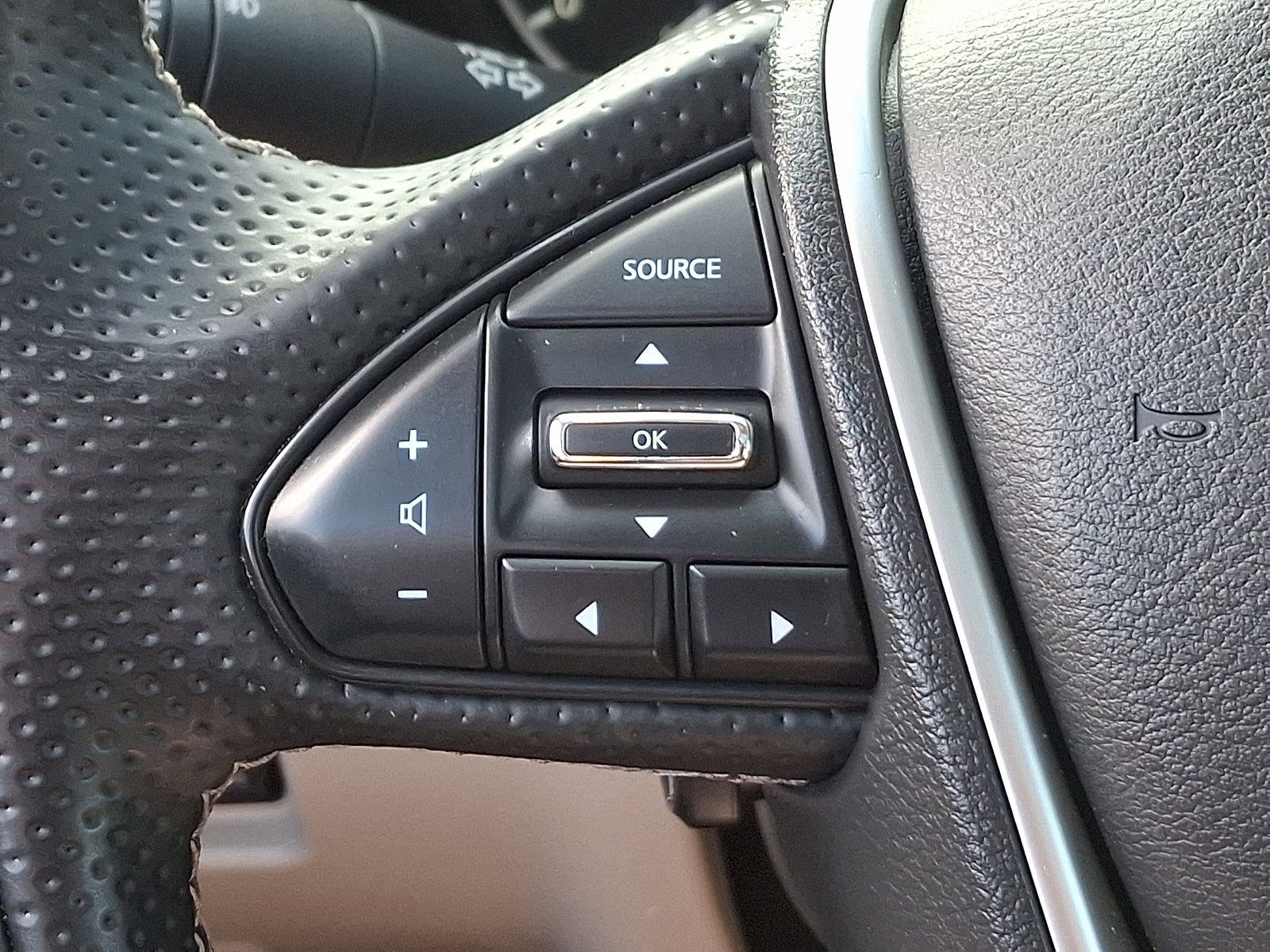 Used 2021 Nissan Maxima Platinum w/ Sport Mat Group FWD image 22