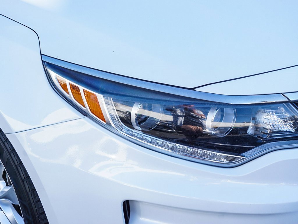 Used 2016 Kia Optima EX w/ Premium Package image 11