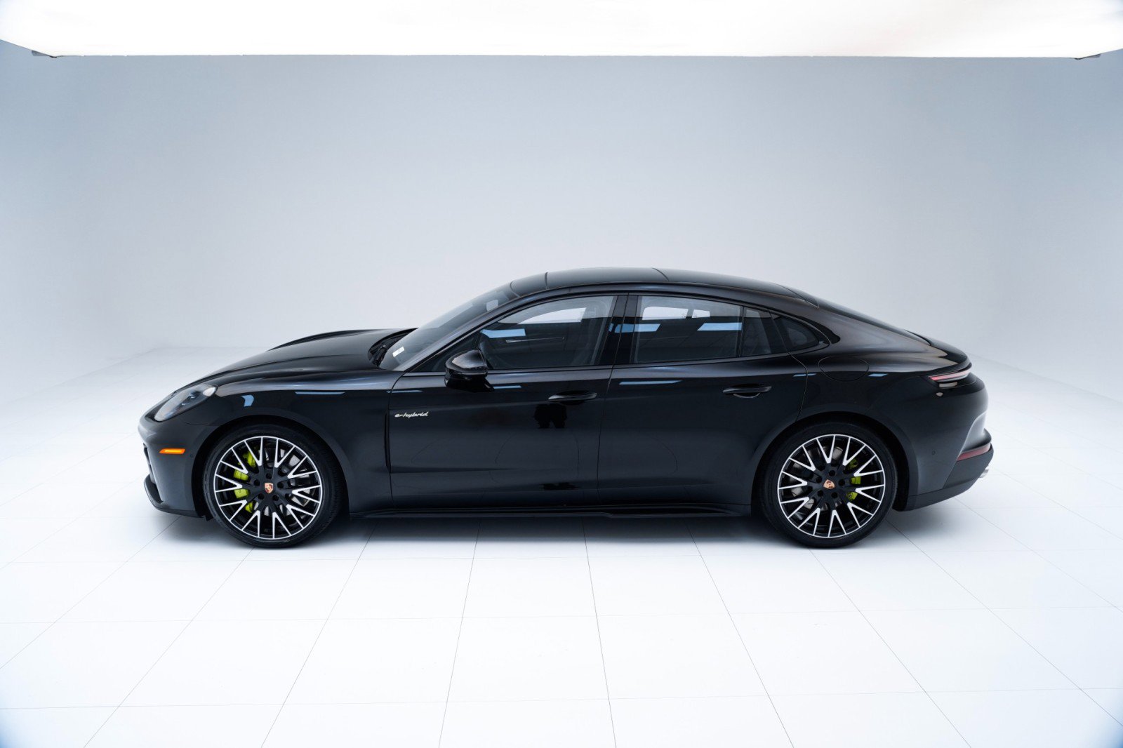 New 2026 Porsche Panamera 4 AWD/4WD image 2