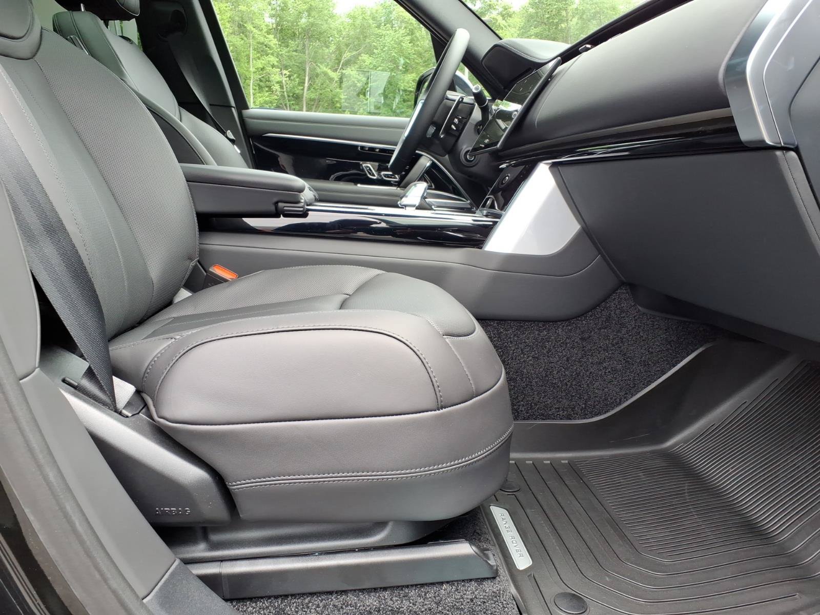 New 2026 Land Rover Range Rover SE AWD/4WD image 3