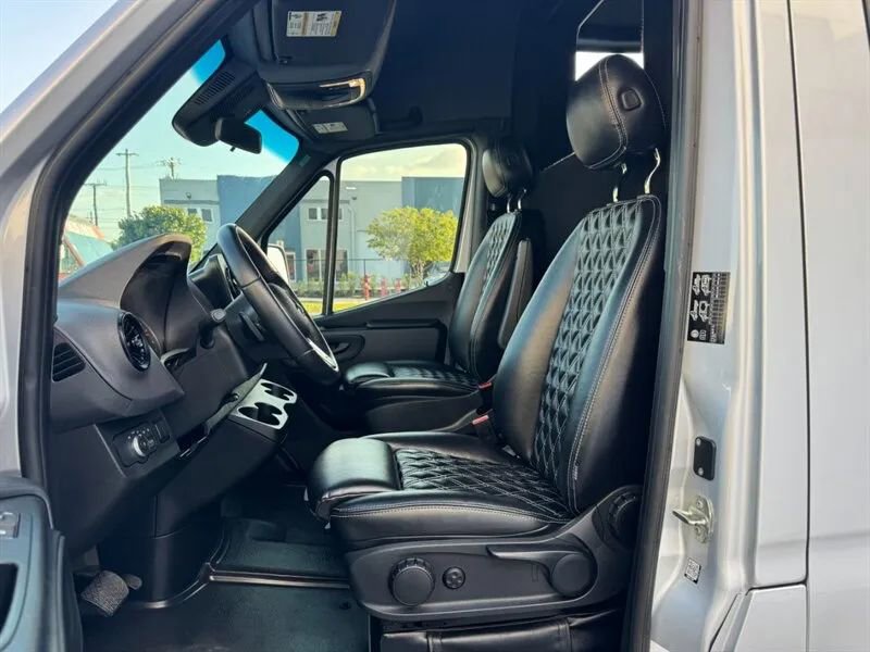 Used 2023 Mercedes-Benz Sprinter 3500 image 14