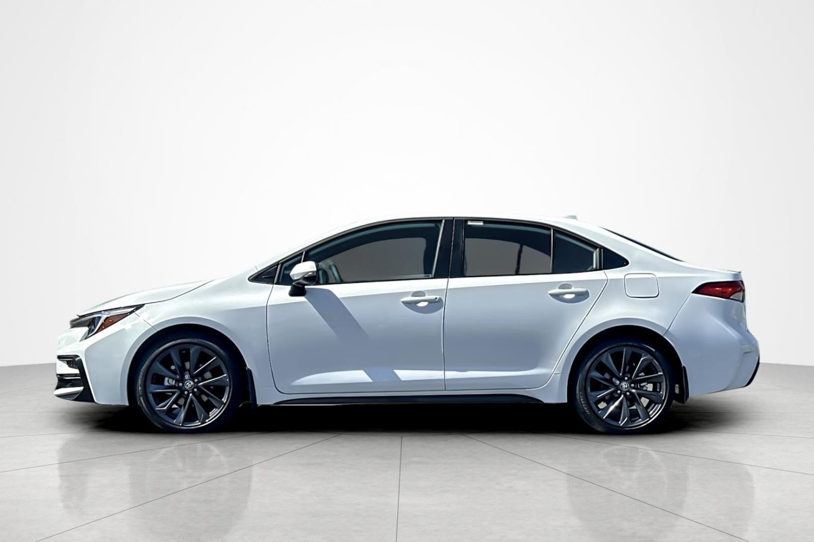 New 2026 Toyota Corolla SE FWD image 2
