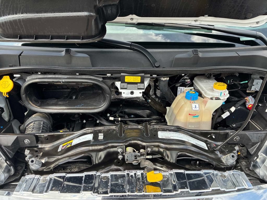 Used 2025 RAM ProMaster 2500 w/ U-Haul Equipment Group FWD image 13