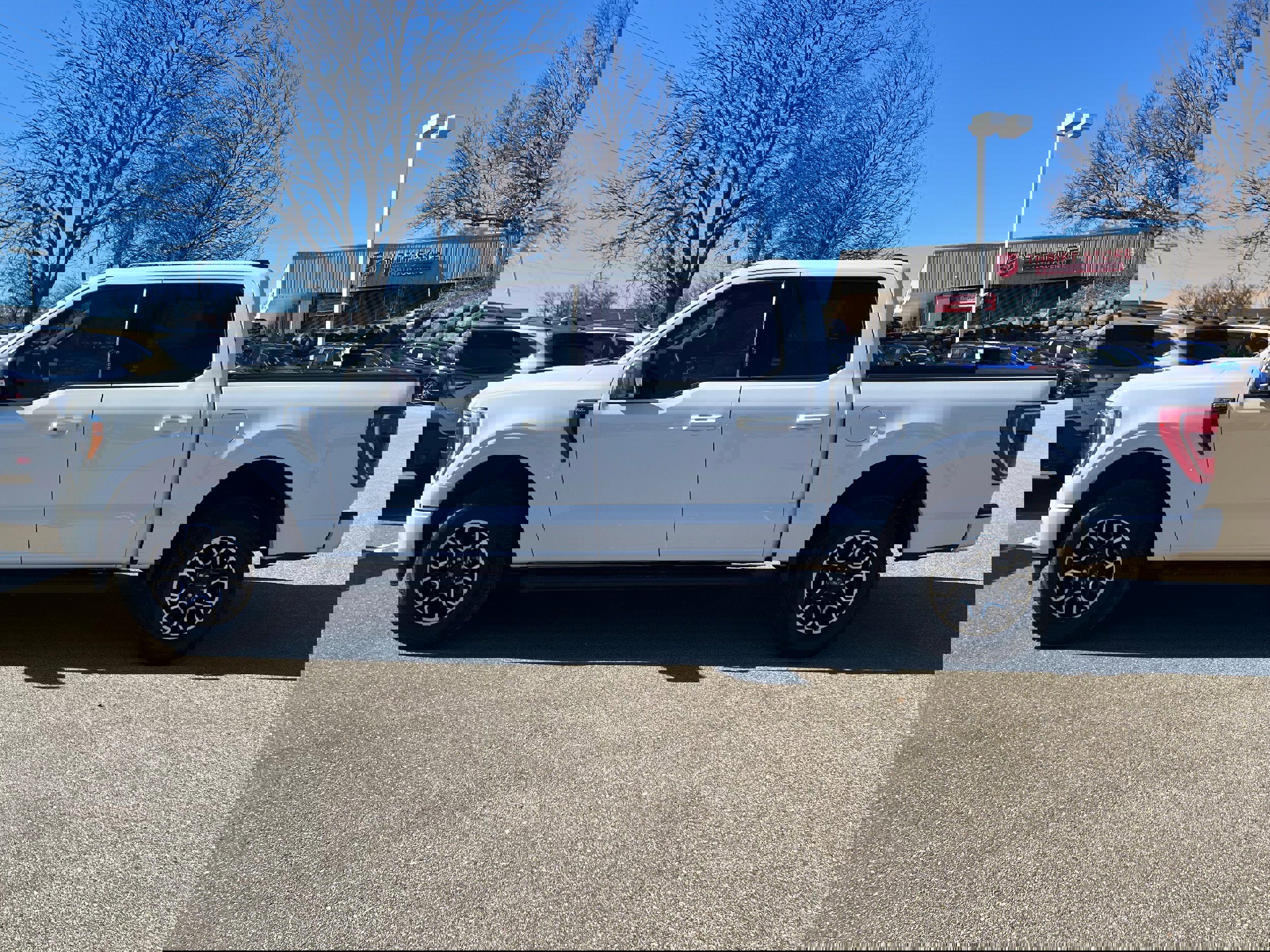 Used 2021 Ford F150 XLT w/ Equipment Group 302A High image 4