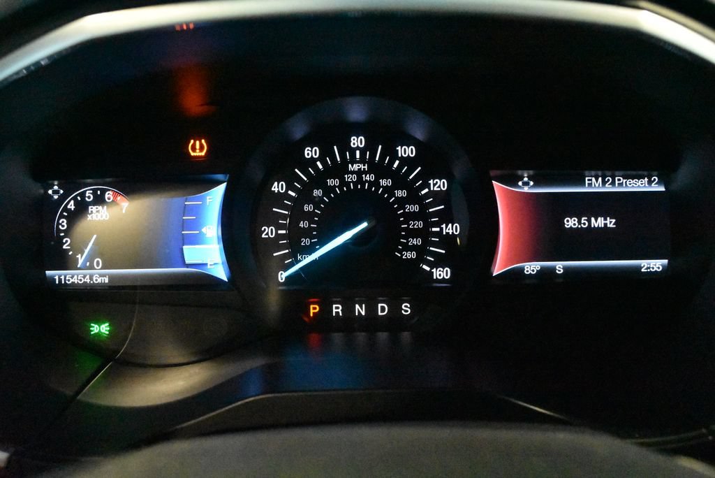 Used 2016 Ford Edge Titanium FWD image 19