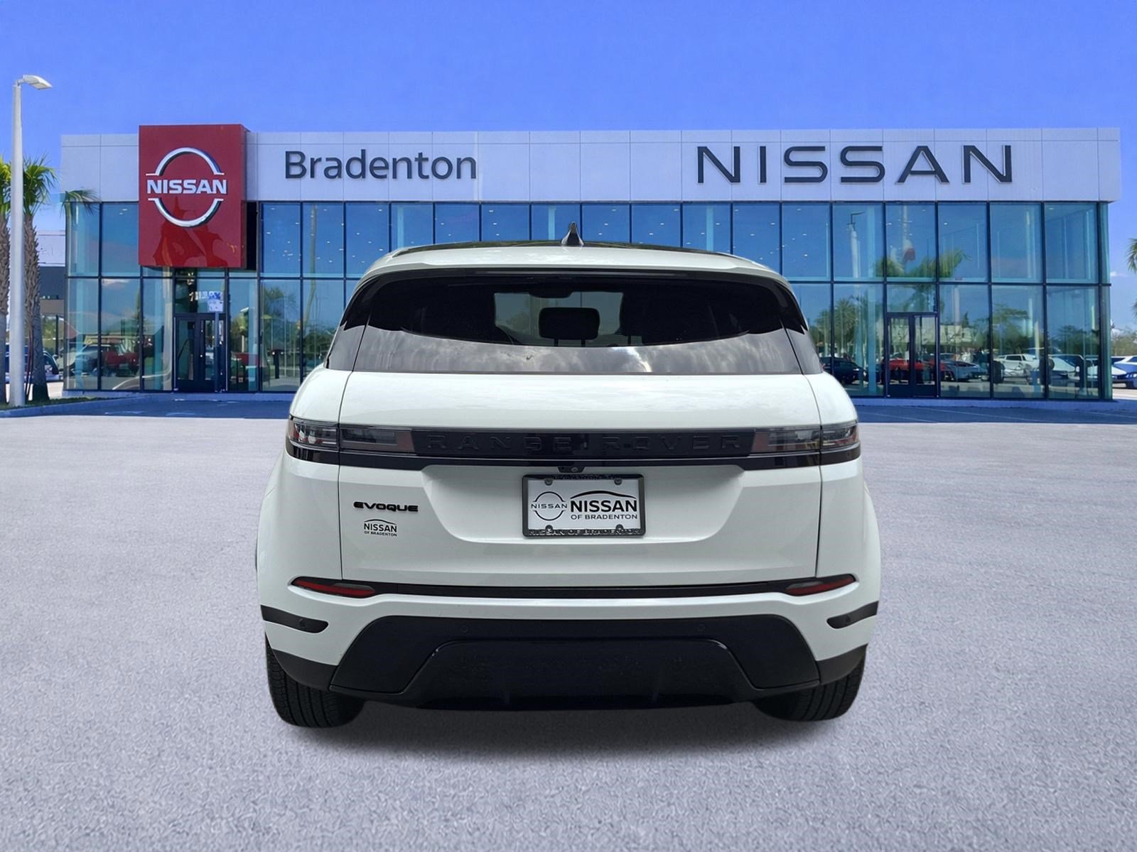 Used 2024 Land Rover Range Rover Evoque S AWD/4WD image 6