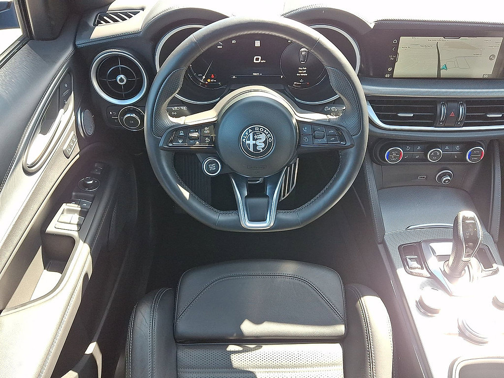 Used 2024 Alfa Romeo Stelvio Veloce AWD/4WD image 27