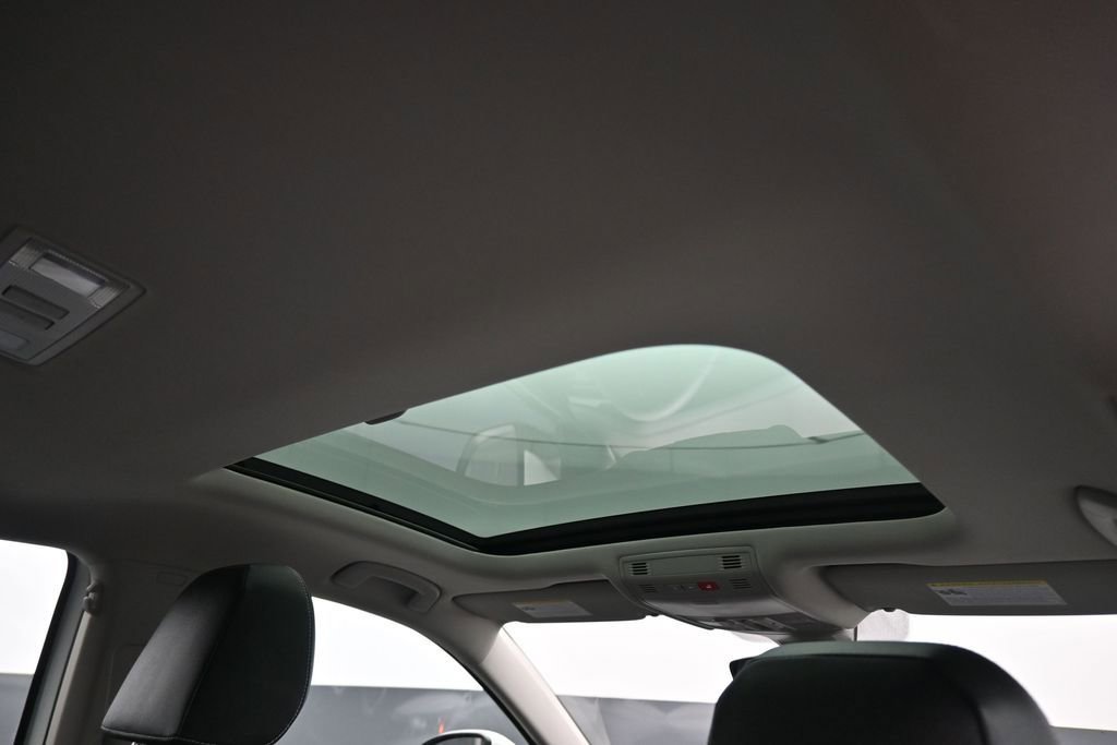 Used 2024 Volkswagen Jetta SE FWD image 39