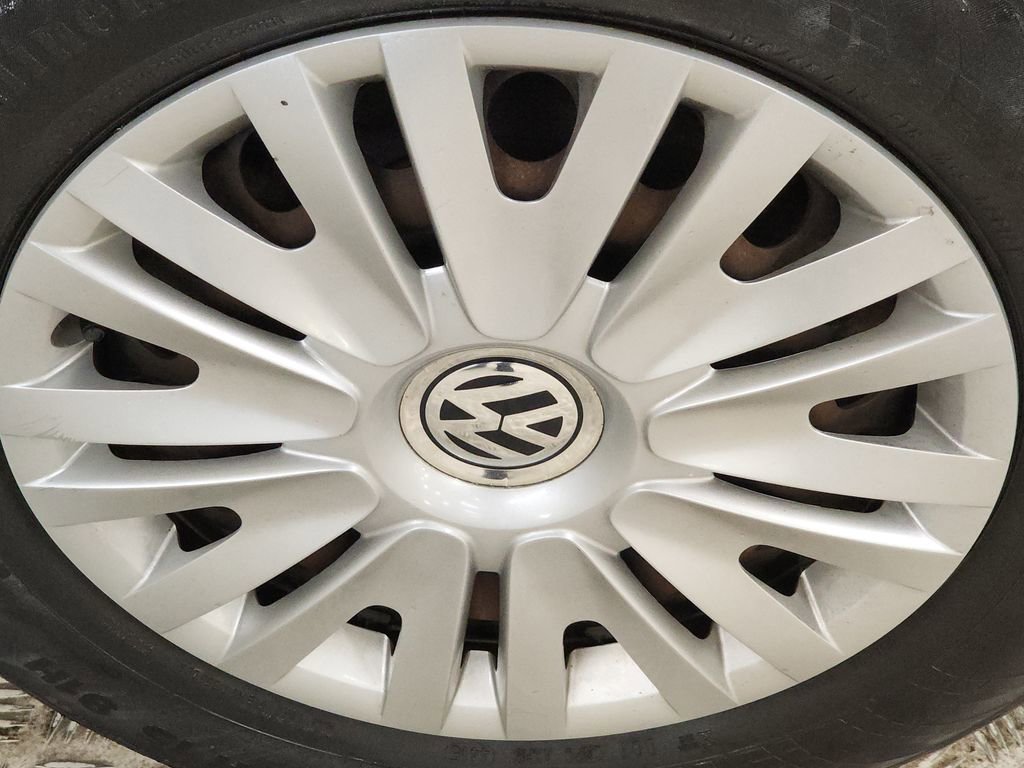 Used 2010 Volkswagen Golf 2-Door image 12