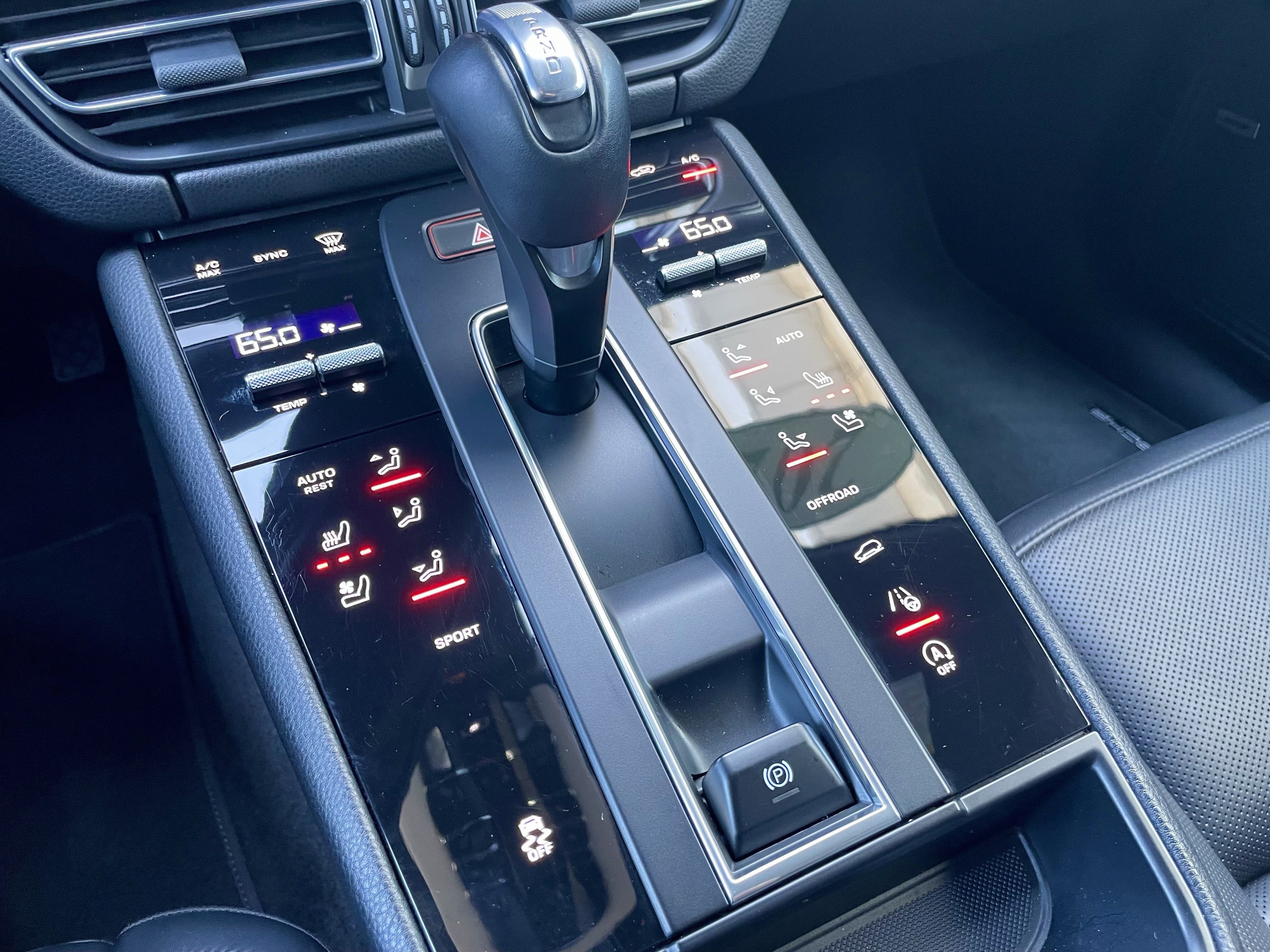 Used 2022 Porsche Macan image 20