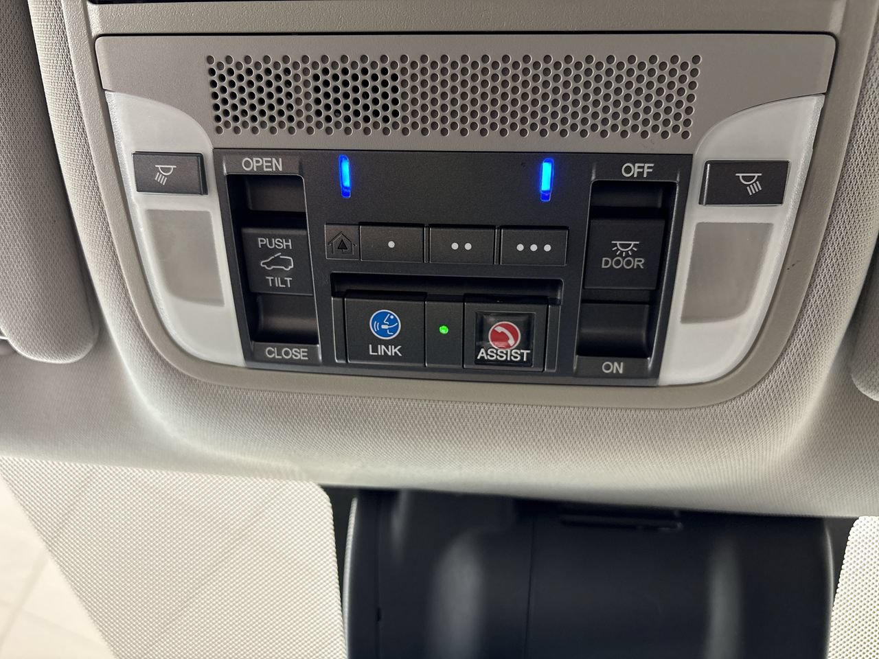 Used 2018 Acura MDX FWD w/ Technology Package image 16