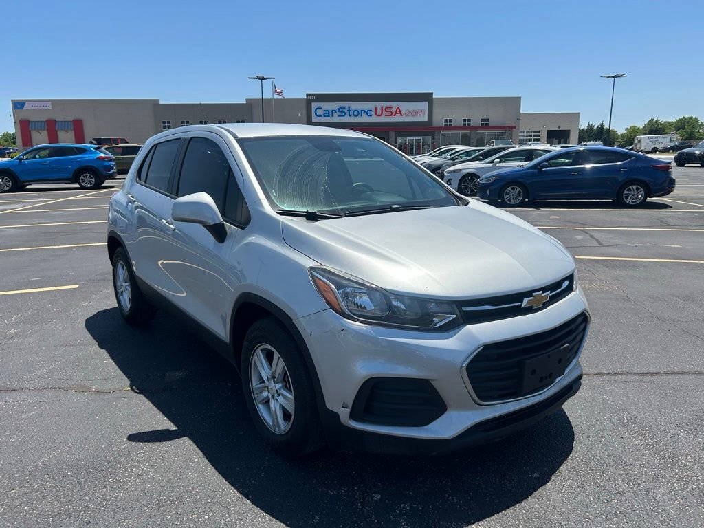 Used 2021 Chevrolet Trax LS w/ Tint and Cruise Package FWD image 1