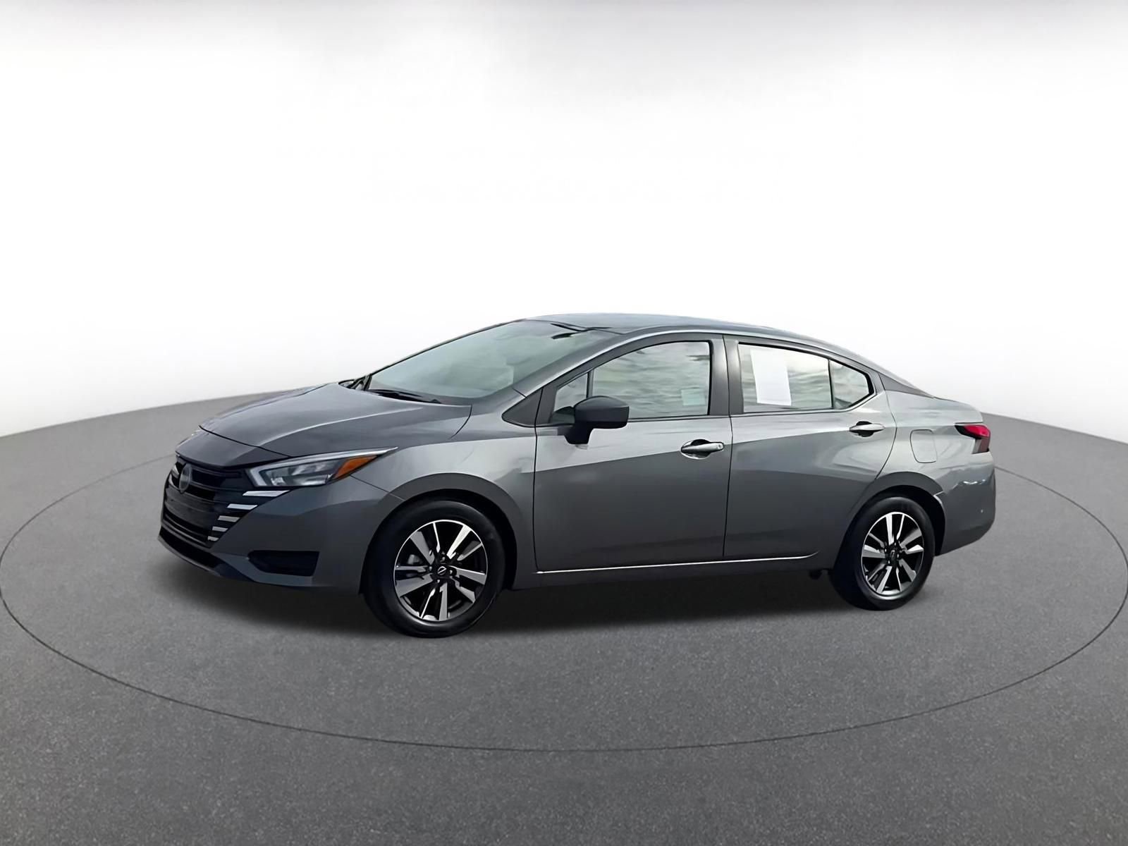 Used 2025 Nissan Versa SV image 8