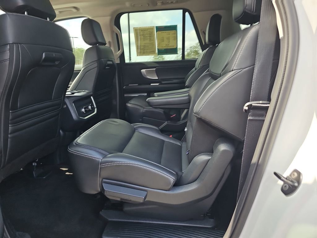 Used 2025 Ford Expedition Max Platinum image 19