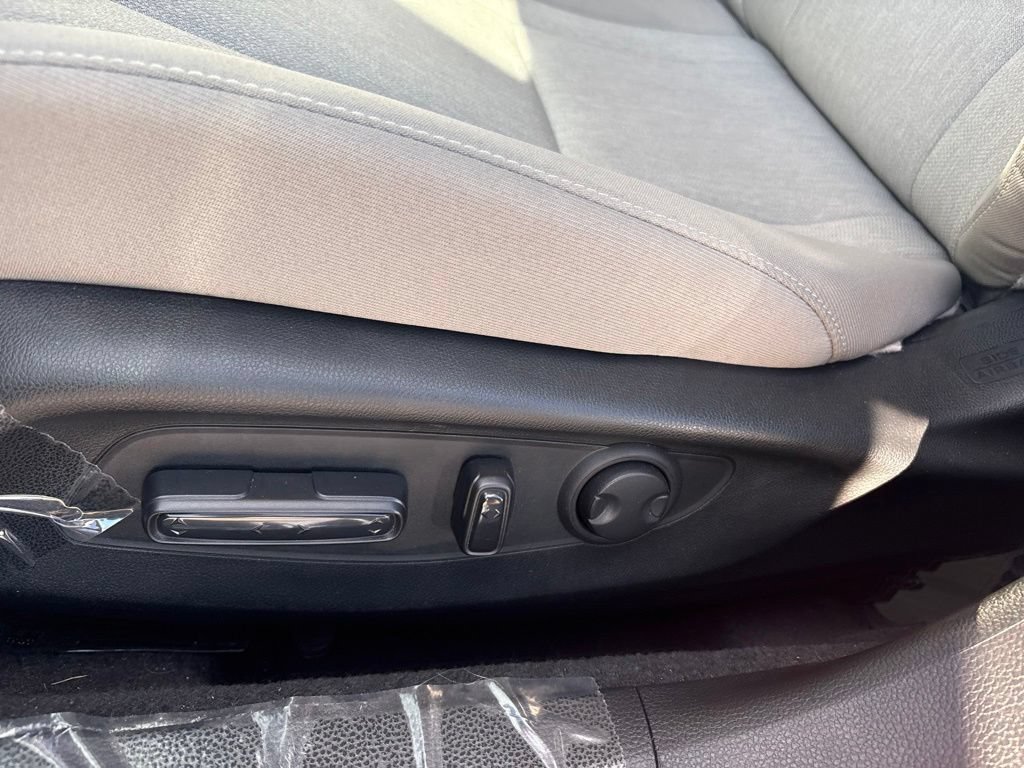 Certified 2025 Honda Accord SE image 13