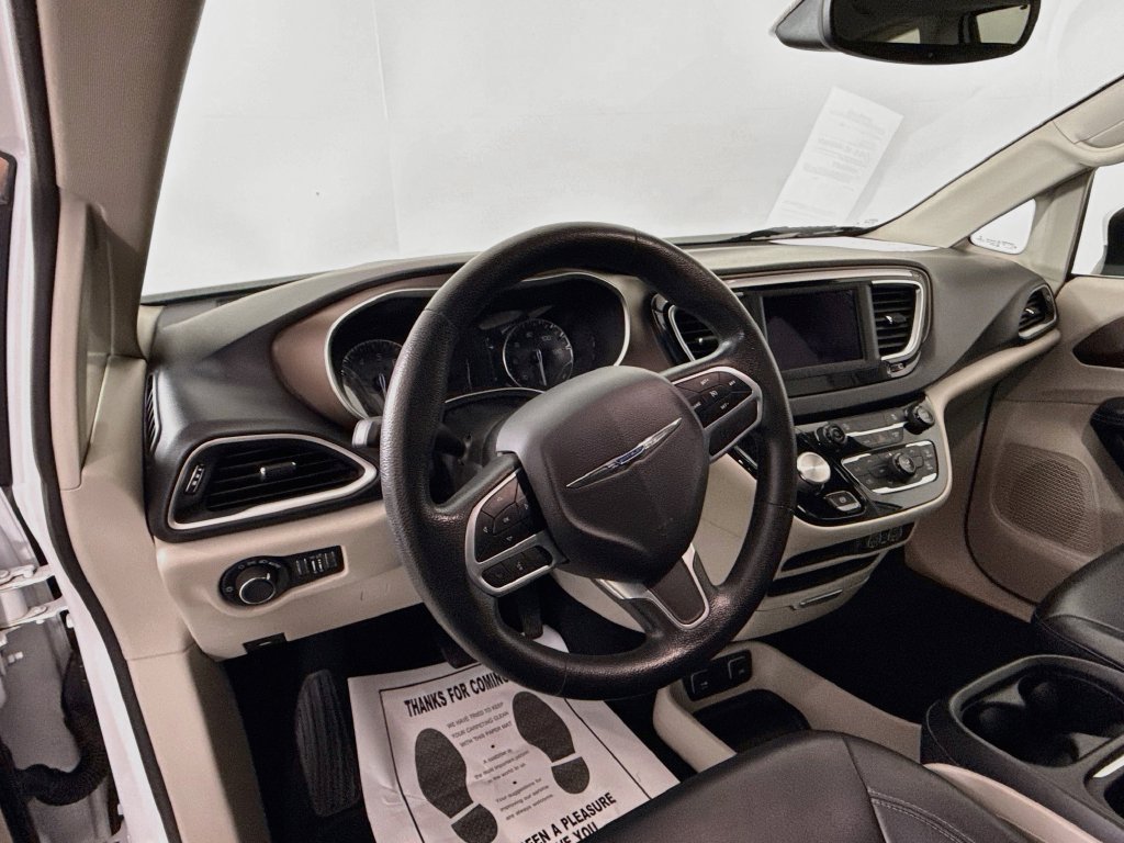 Used 2021 Chrysler Voyager Lxi FWD image 9