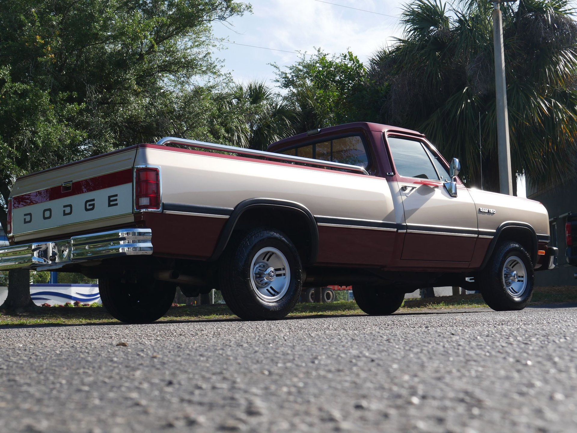Used 1992 Dodge D/W Truck 150 RWD image 24