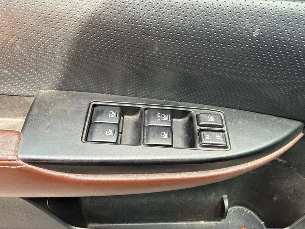 Used 2013 Subaru Outback 3.6R Limited AWD/4WD image 28