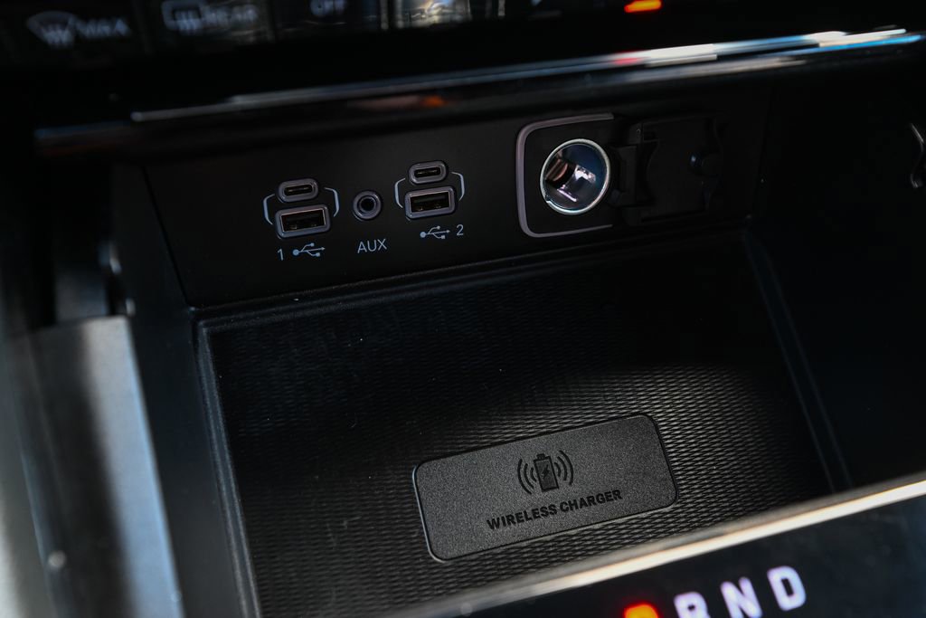 Used 2023 Jeep Grand Cherokee L Laredo image 38