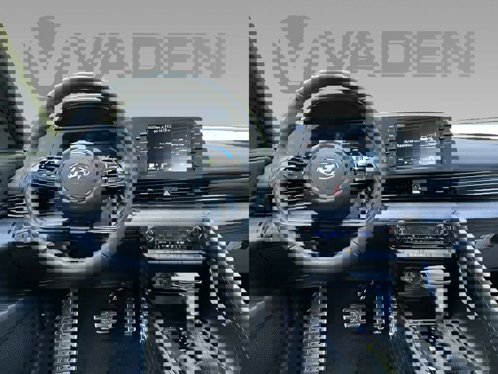 New 2025 Hyundai Elantra Sport image 3