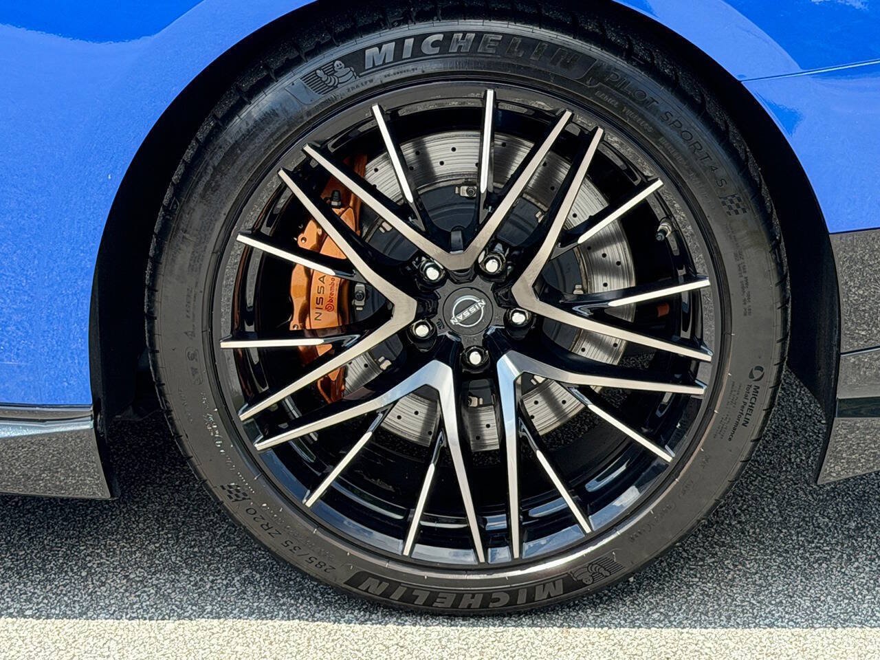 Used 2024 Nissan GT-R Premium w/ Premium Interior Package AWD/4WD image 14