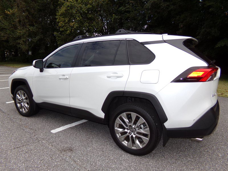 Used 2025 Toyota RAV4 XLE Premium w/ Weather Package FWD image 9