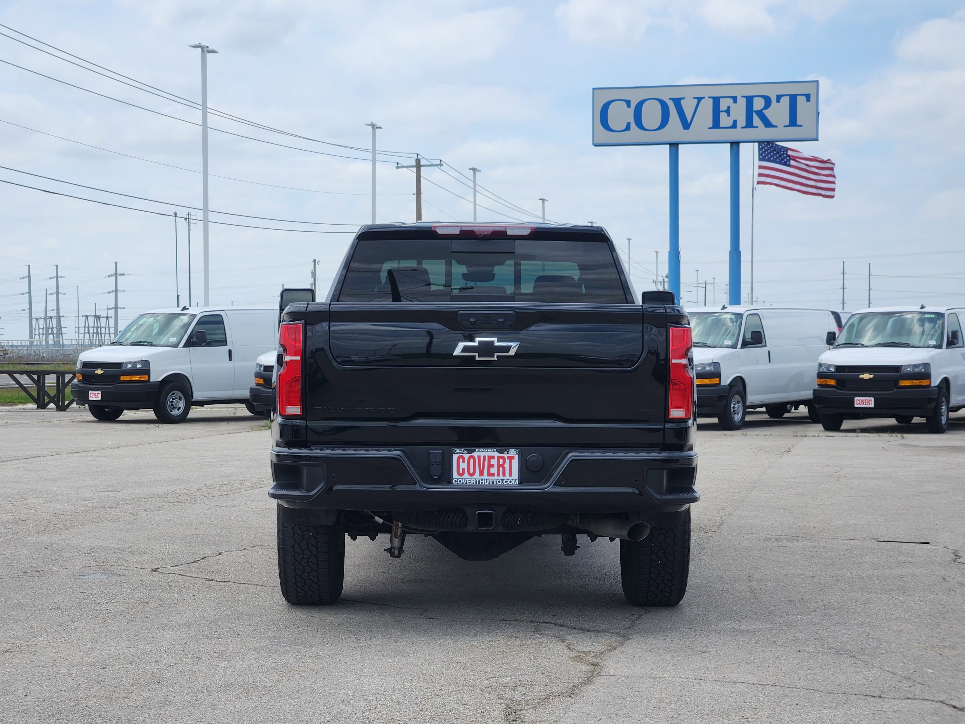 Used 2024 Chevrolet Silverado 2500 LTZ w/ LTZ Plus Package AWD/4WD image 6