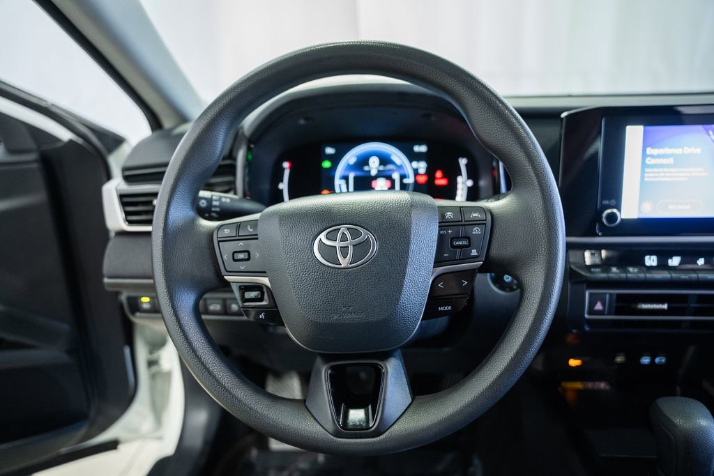 Used 2025 Toyota Camry LE FWD image 28