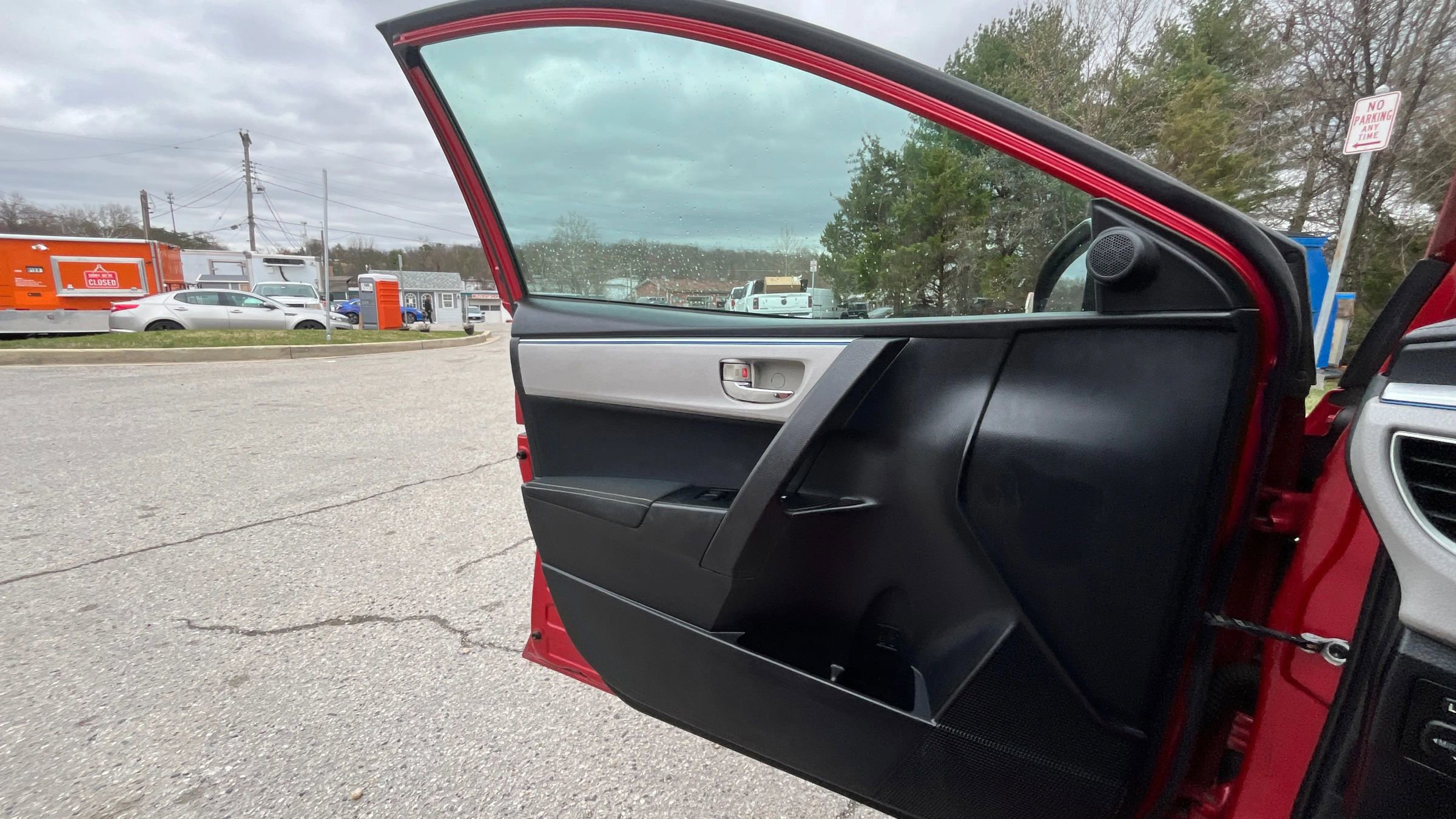 Used 2014 Toyota Corolla LE image 18