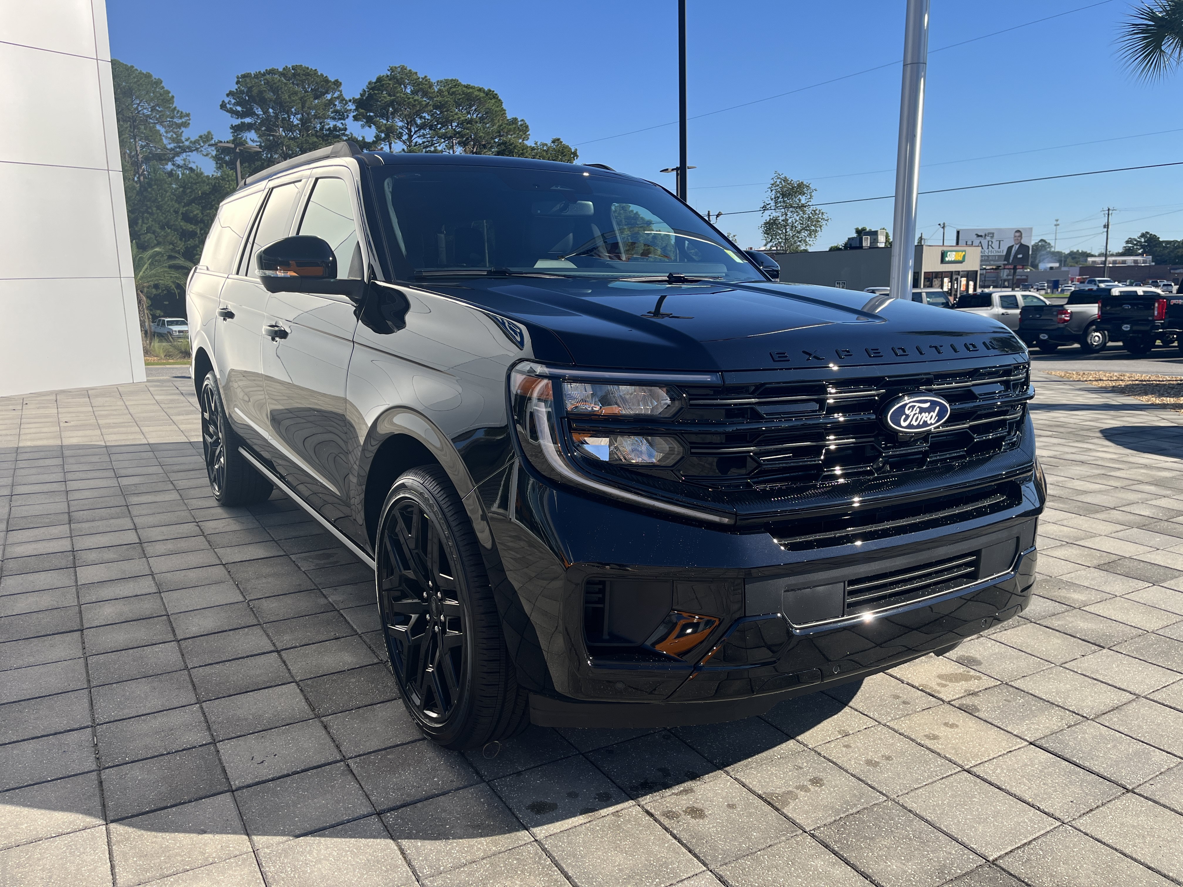 New 2027 Ford Expedition Max Platinum w/ Stealth Performance Package AWD/4WD image 8