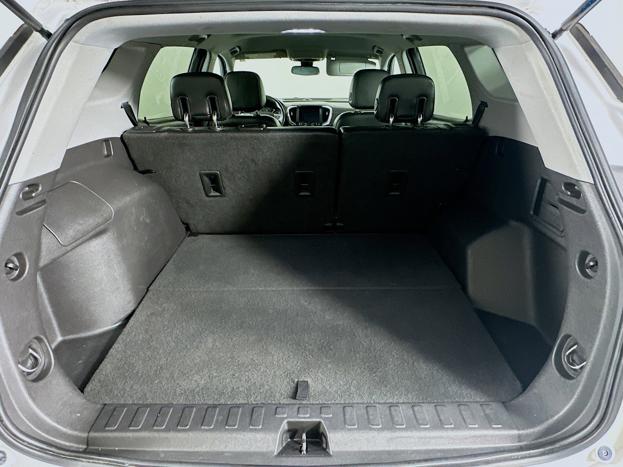 Used 2020 GMC Terrain SLT image 29