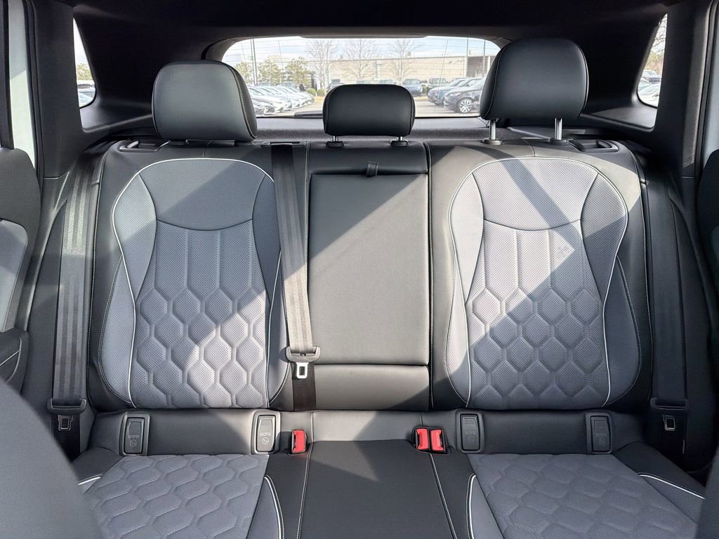 New 2026 Volkswagen Tiguan SEL R-Line image 32