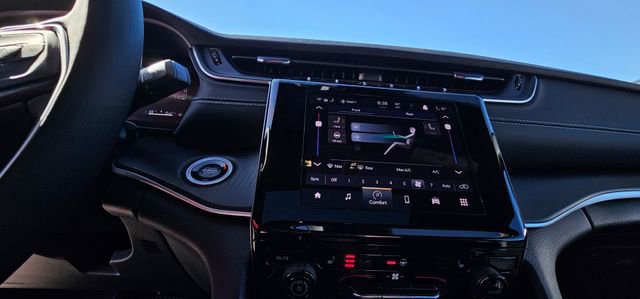 New 2025 Jeep Grand Cherokee L Altitude image 44