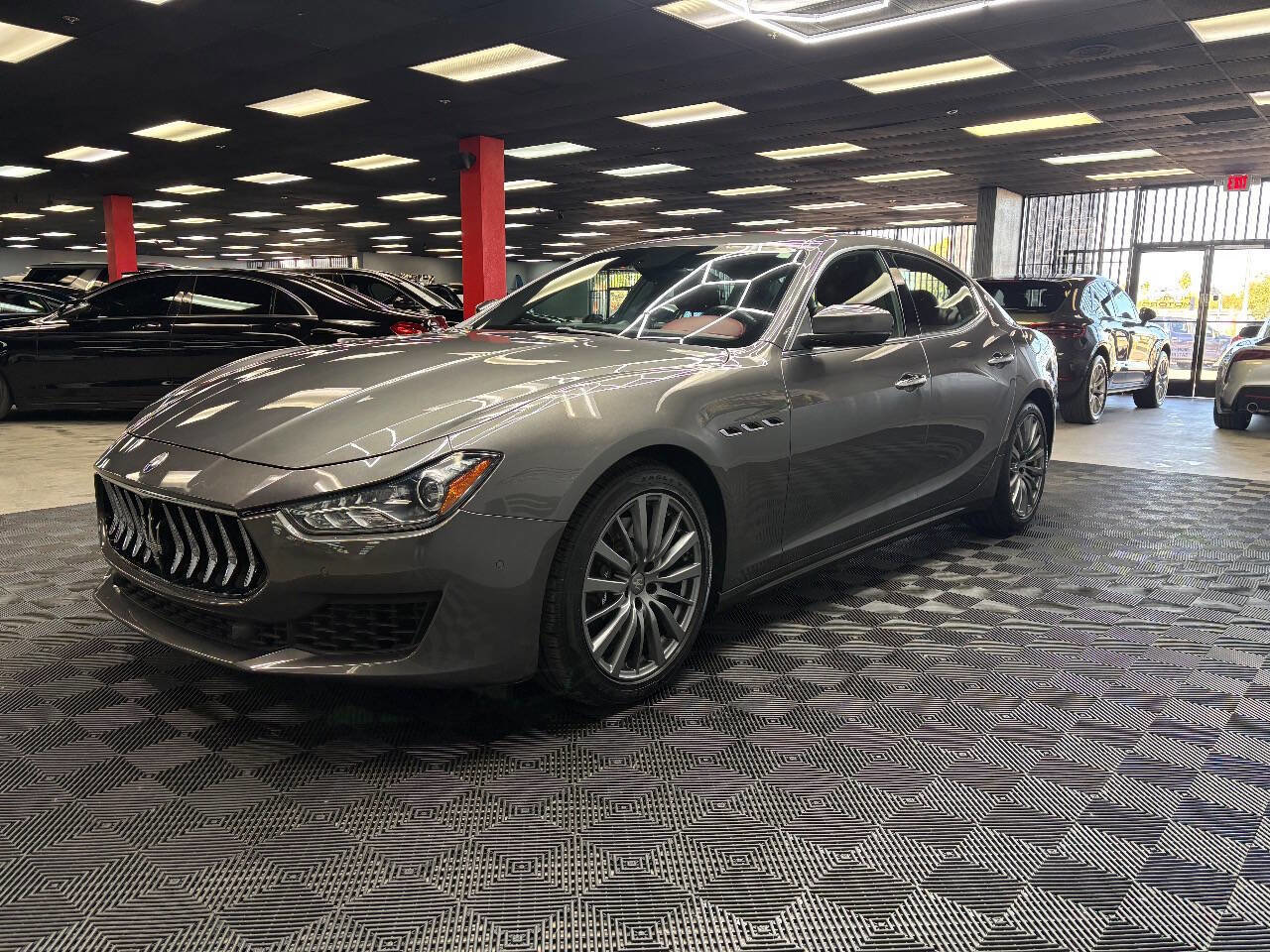 Used 2018 Maserati Ghibli S image 5